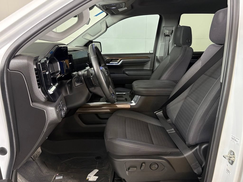 Used 2023 Chevrolet Silverado 1500 RST w/ Convenience Package II AWD/4WD image 17