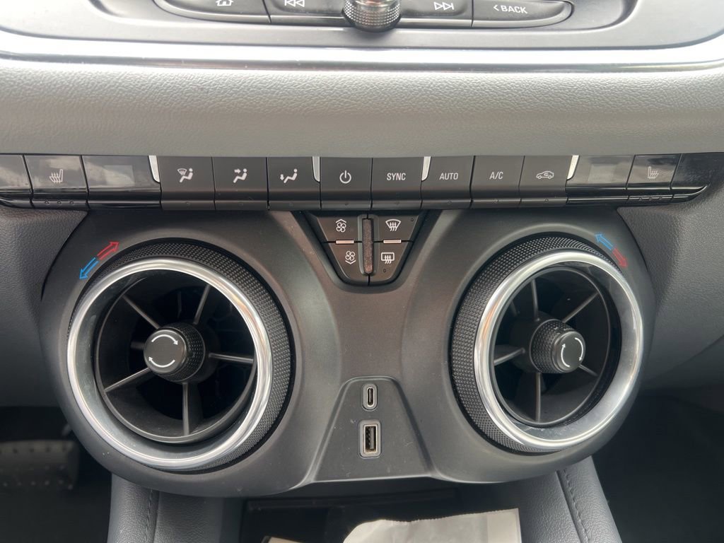 Used 2020 Chevrolet Blazer LT image 29