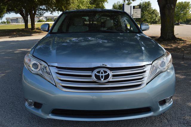 Used 2011 Toyota Avalon Limited FWD image 9