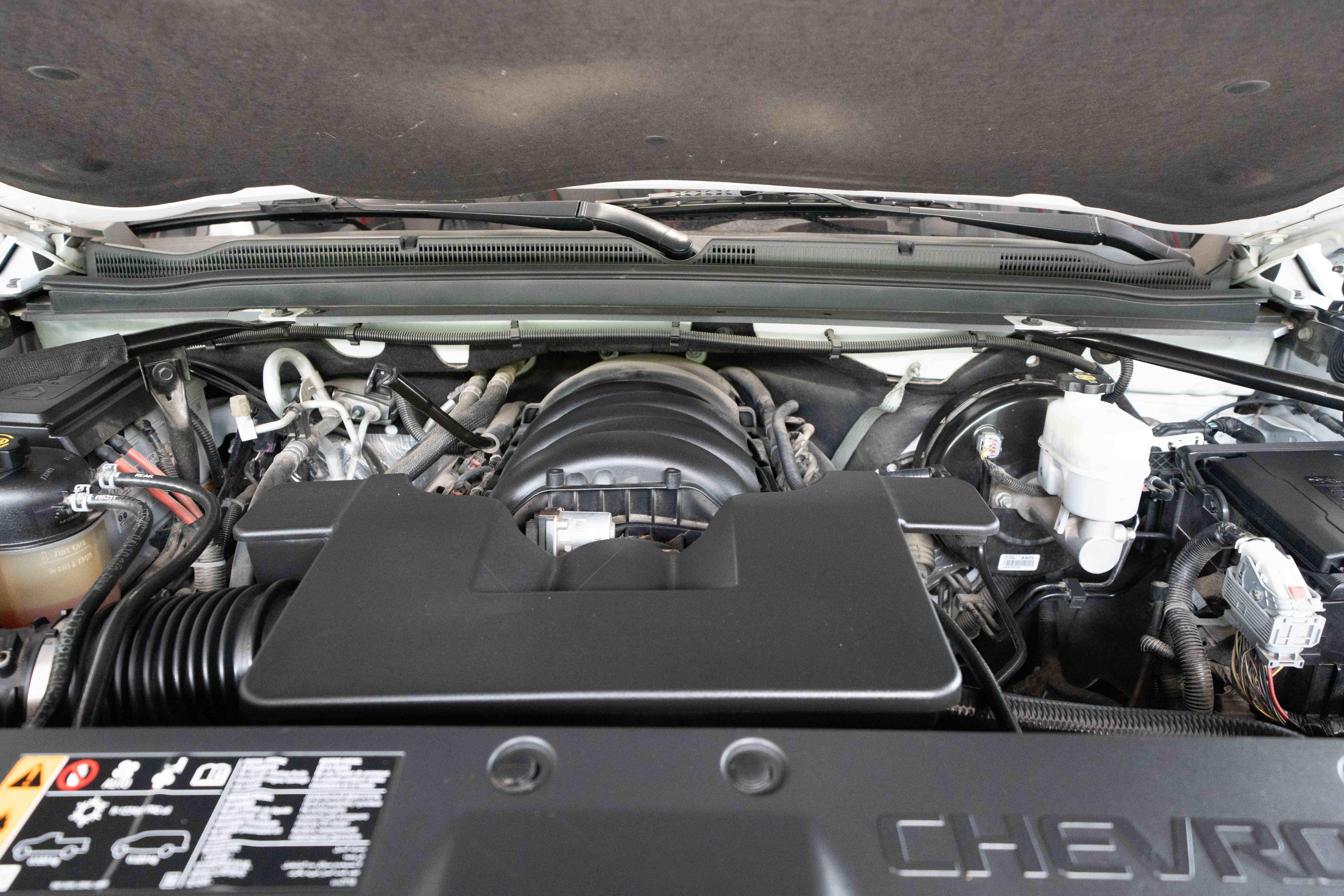 Used 2018 Chevrolet Suburban LT AWD/4WD image 32