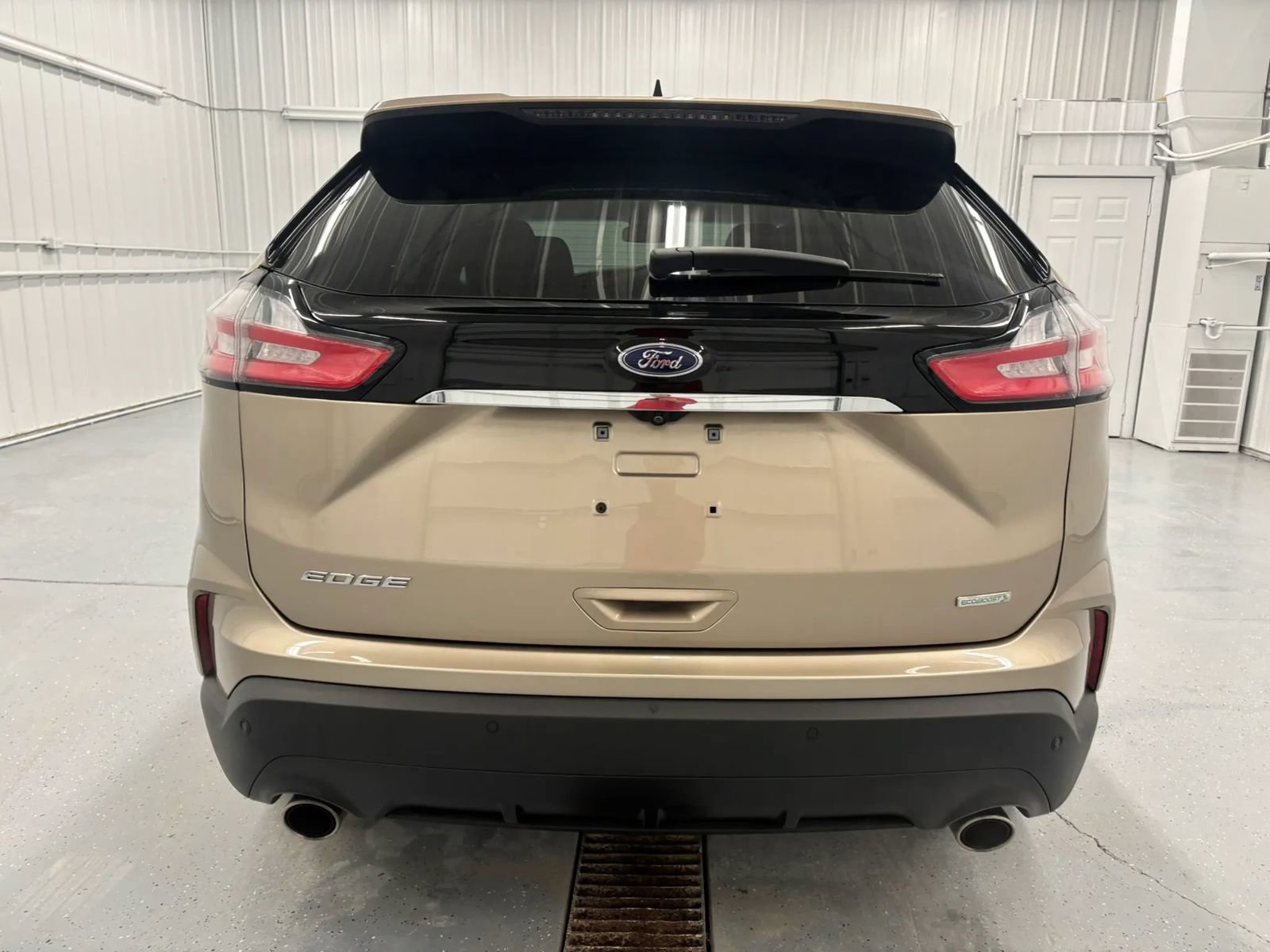 Used 2020 Ford Edge SE w/ Cargo Accessory Package FWD image 5