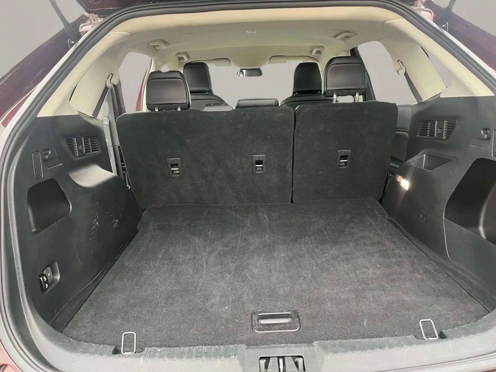 Used 2023 Ford Edge SEL image 14