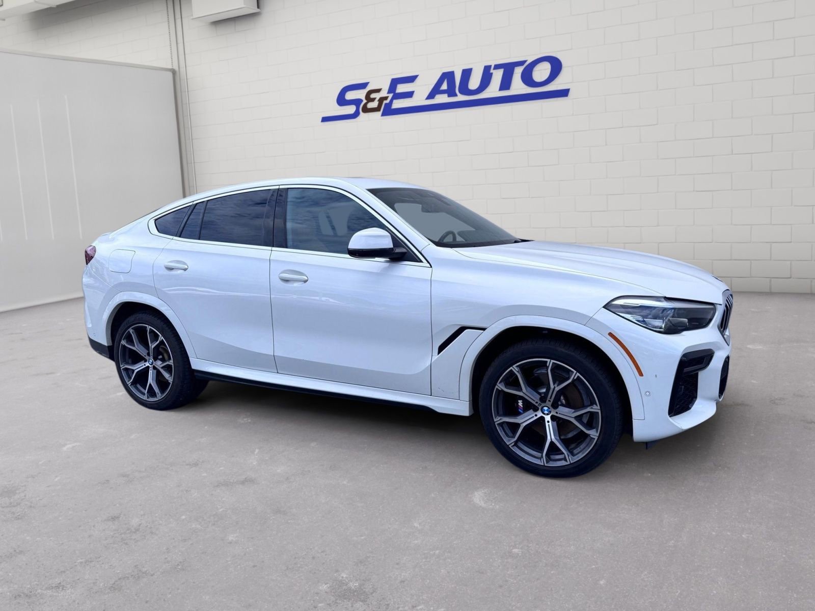 Used 2022 BMW X6 xDrive40i image 4