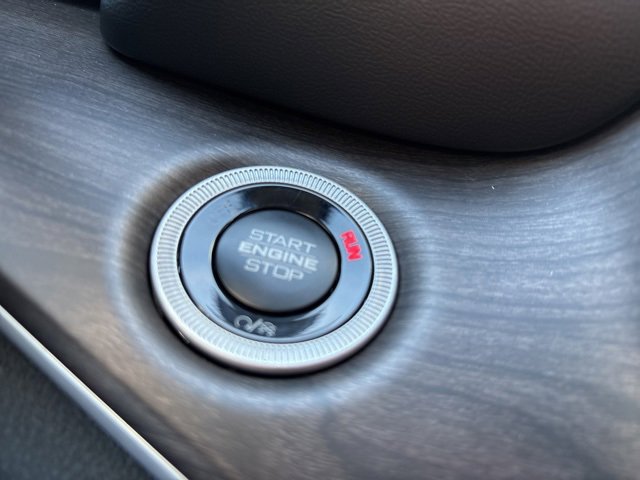 New 2025 Jeep Grand Cherokee Limited w/ Black Appearance Package image 22