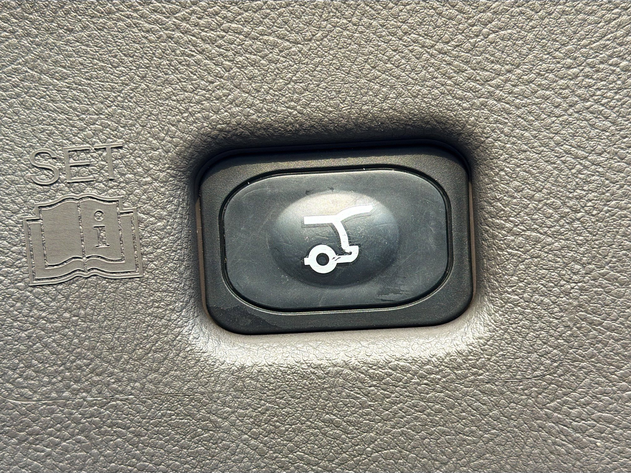 Used 2023 Lincoln Nautilus Reserve image 12