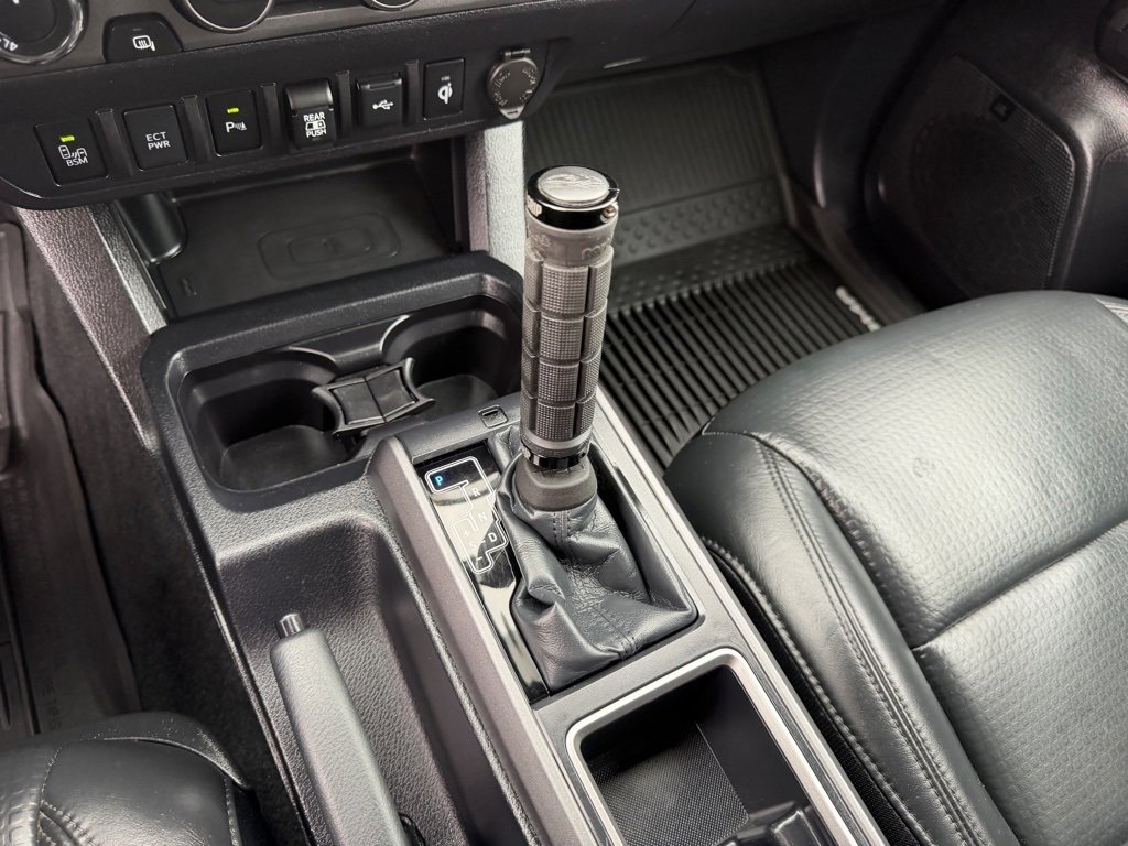 Used 2020 Toyota Tacoma TRD Off-Road w/ TRD Premium Off Road Package image 25