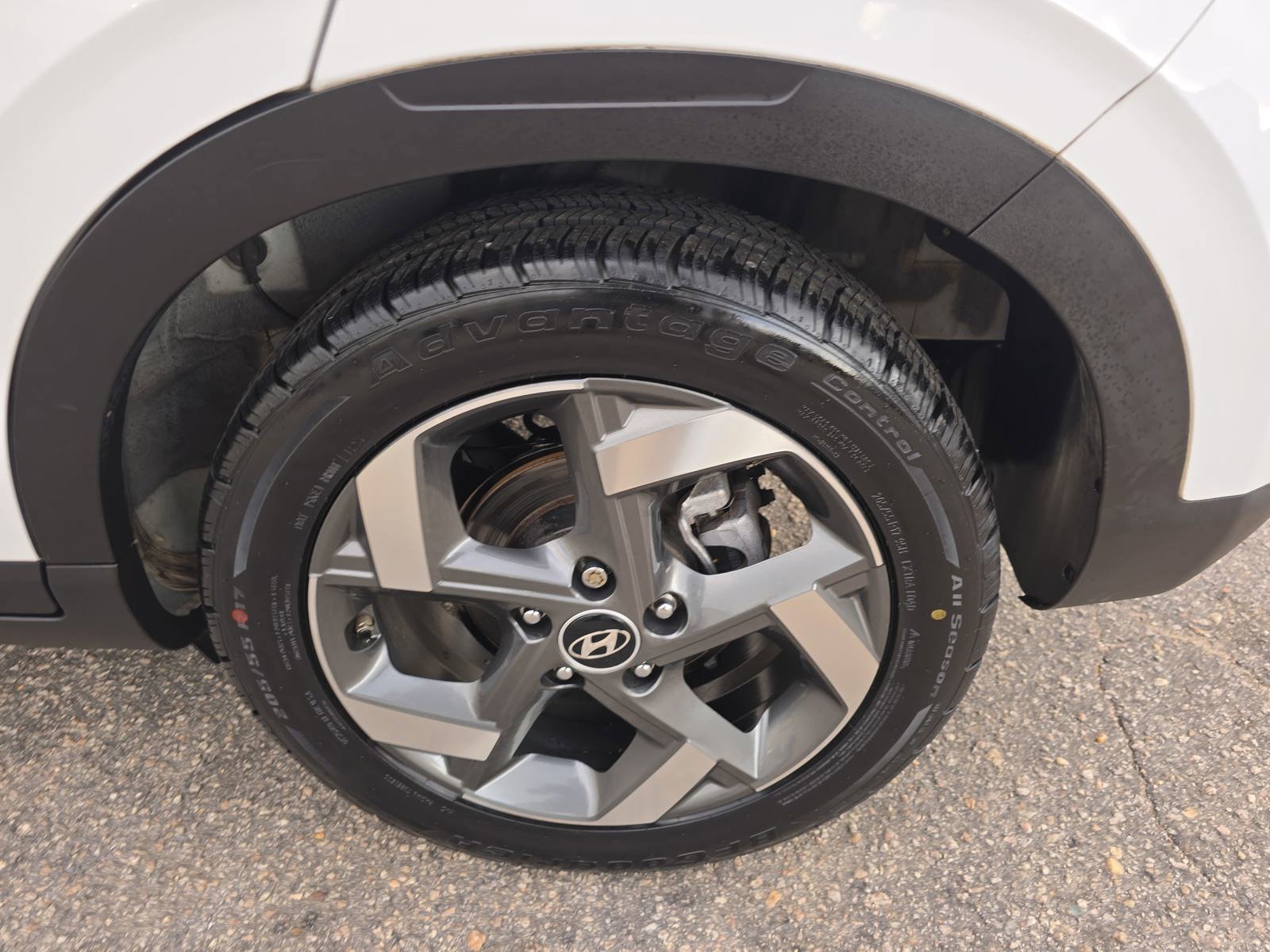 Used 2022 Hyundai Venue SEL w/ Cargo Package FWD image 36