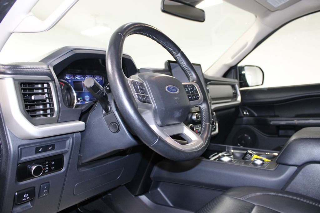 Used 2024 Ford Expedition Max XLT image 23