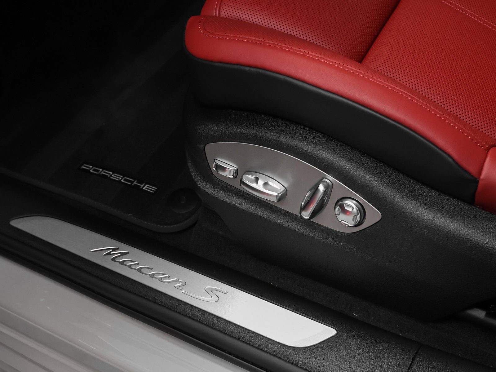 New 2026 Porsche Macan S image 32