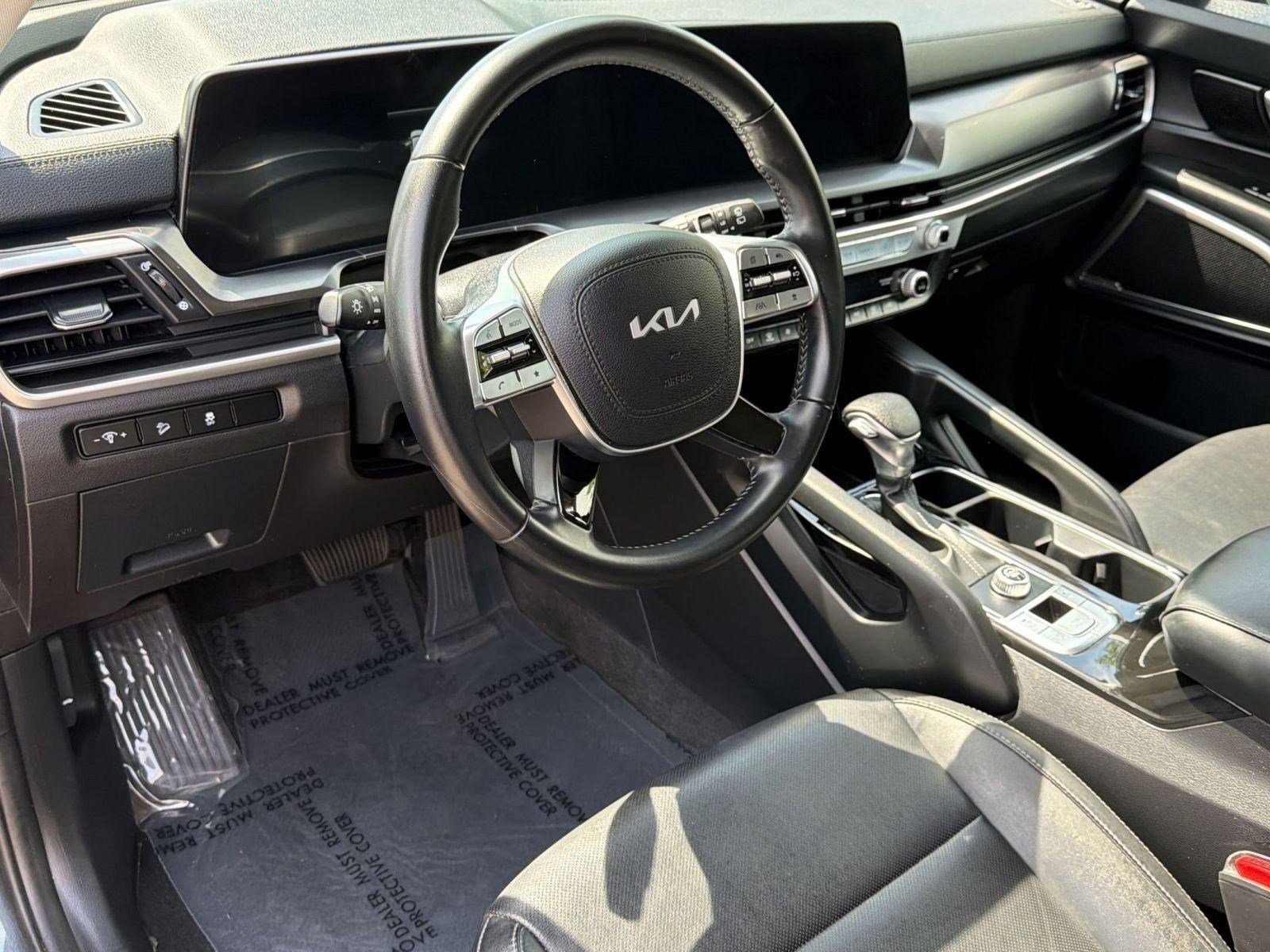 Used 2023 Kia Telluride LX FWD image 4