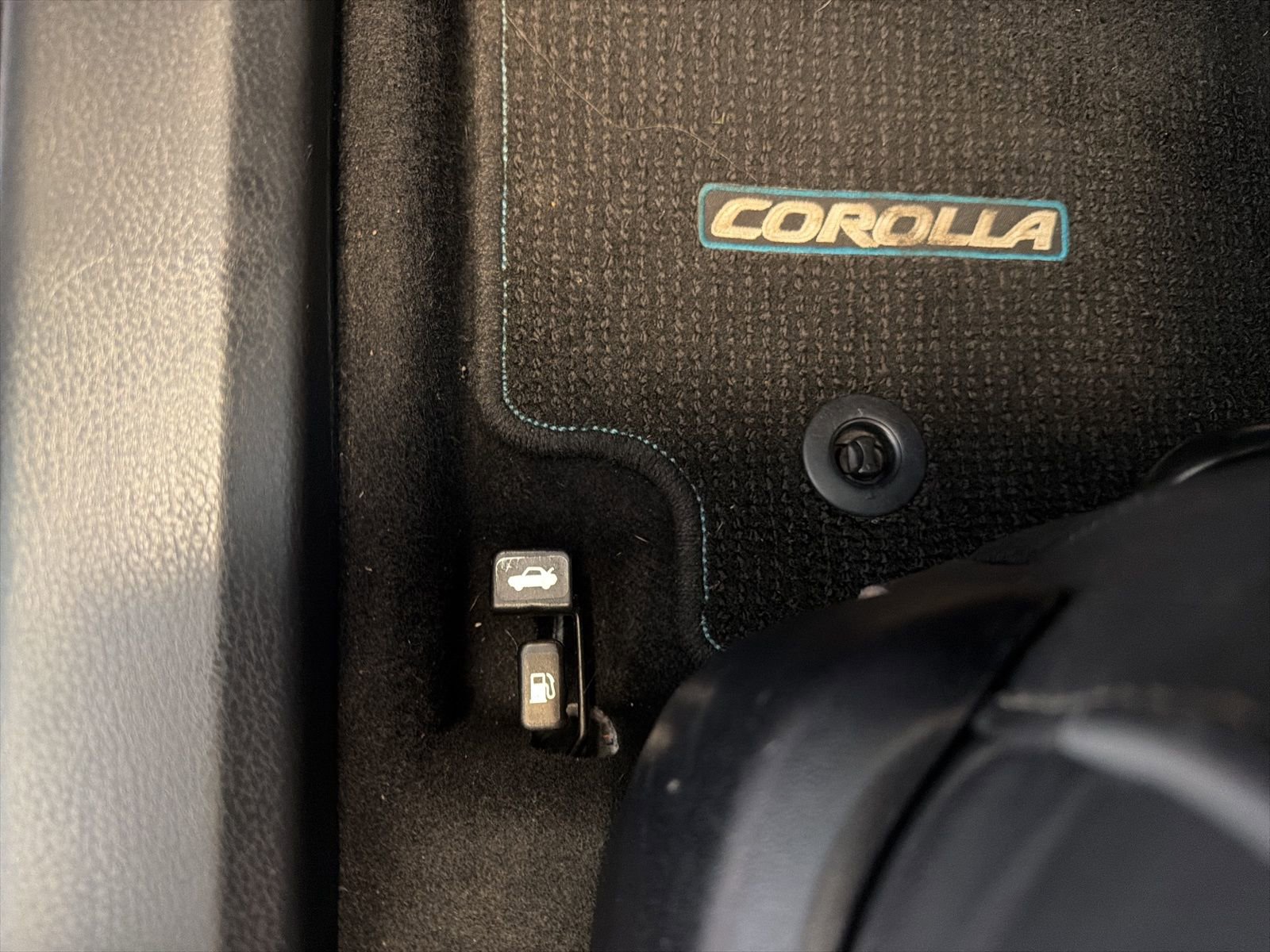 Used 2014 Toyota Corolla S image 16