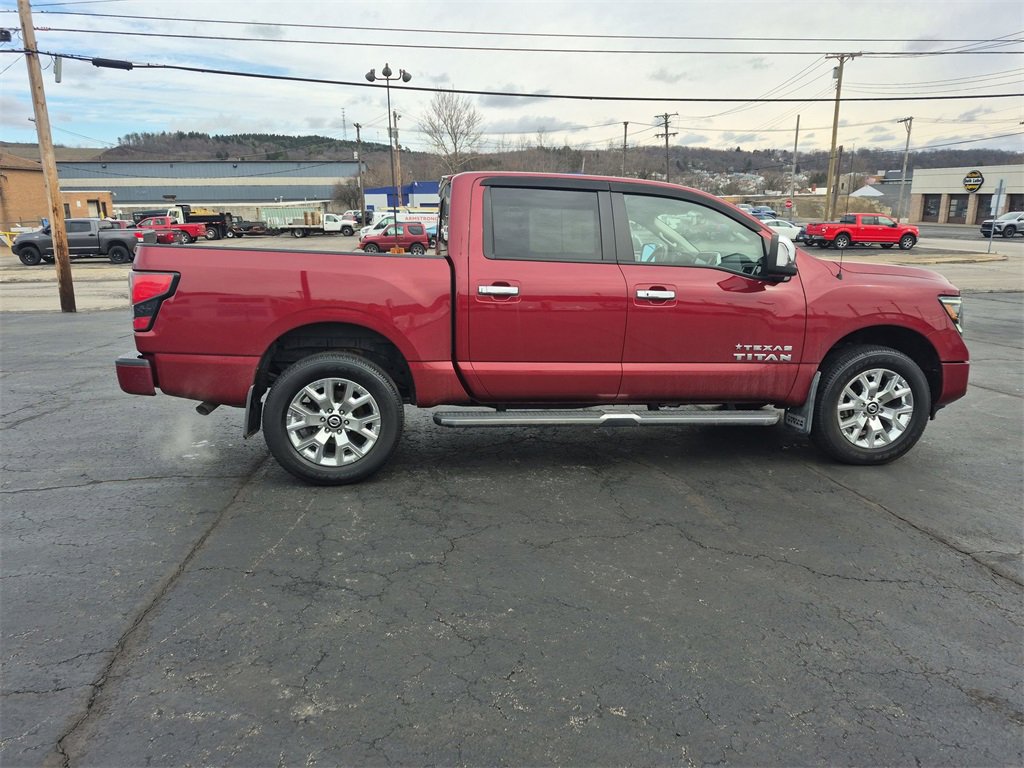 Used 2021 Nissan Titan SL w/ Moonroof Package image 16
