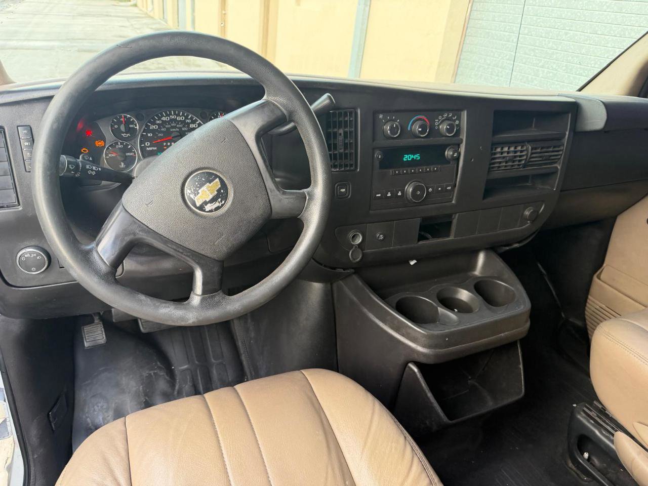 Used 2011 Chevrolet Express 1500 image 19