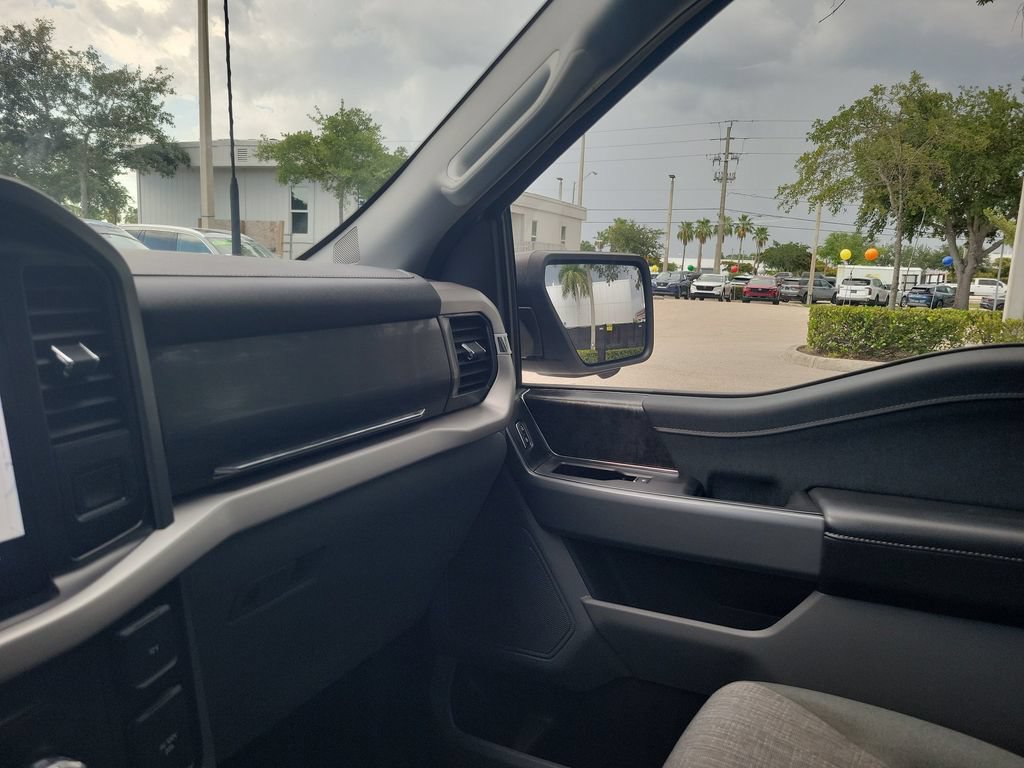 Used 2023 Ford F150 Lightning XLT AWD/4WD image 29