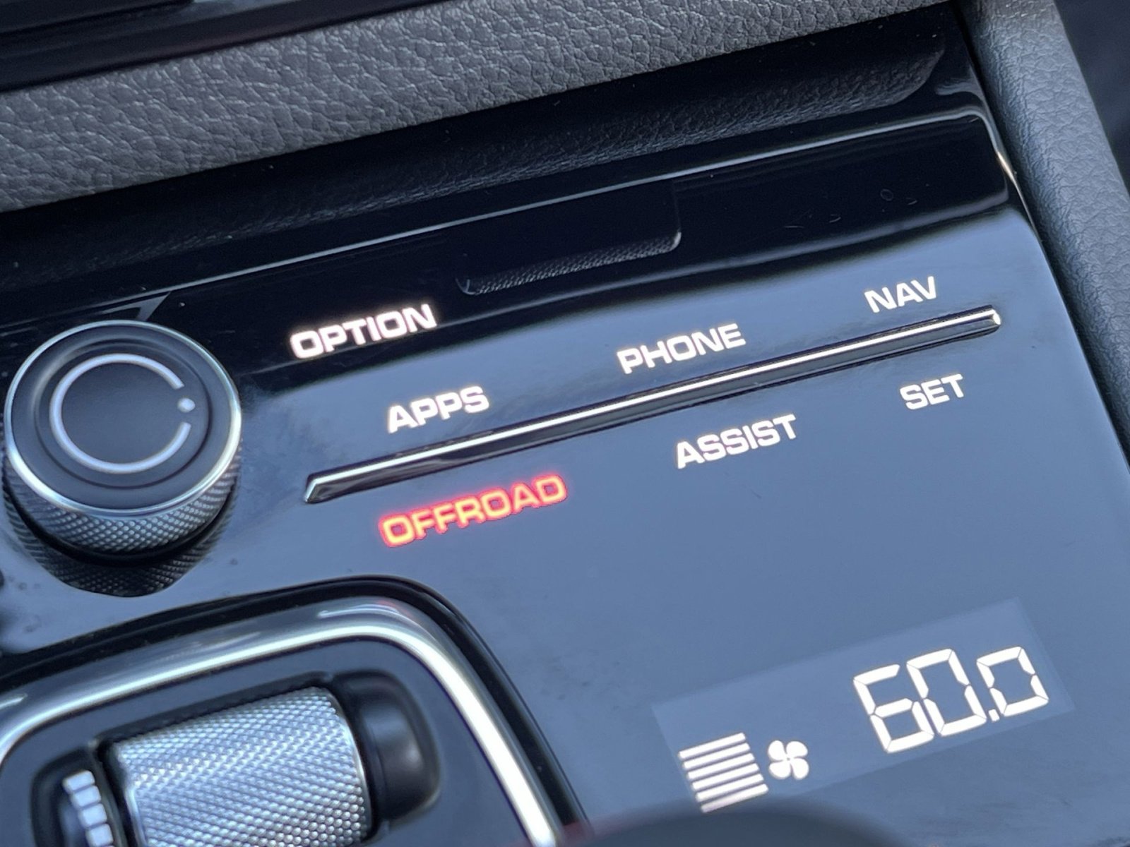 Used 2022 Porsche Cayenne Platinum Edition image 31