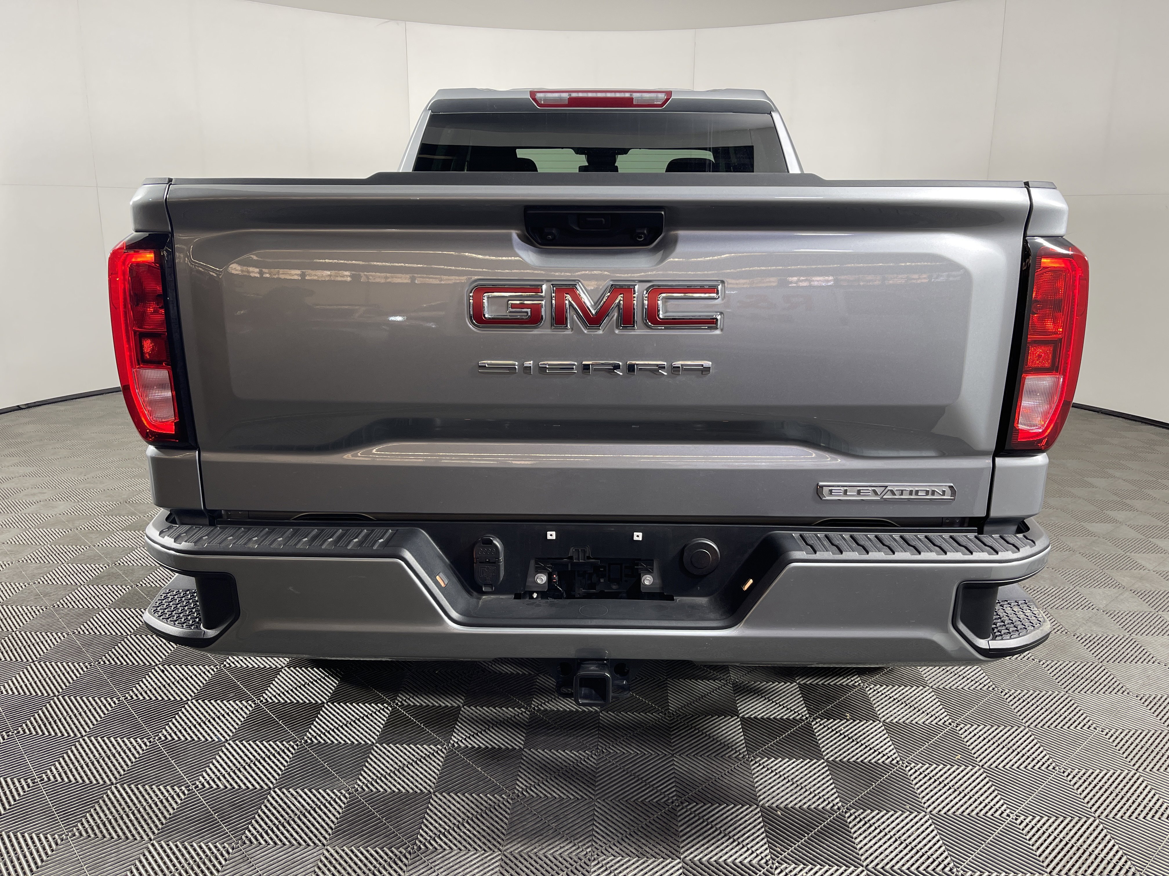 Used 2025 GMC Sierra 1500 Elevation image 4