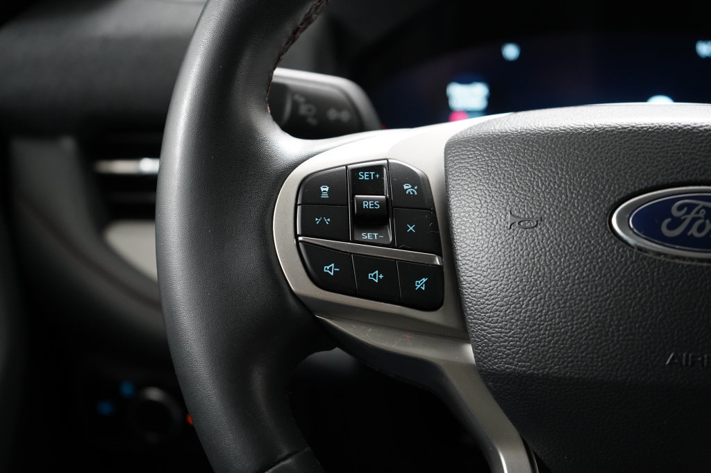 Certified 2025 Ford Explorer Active RWD image 15