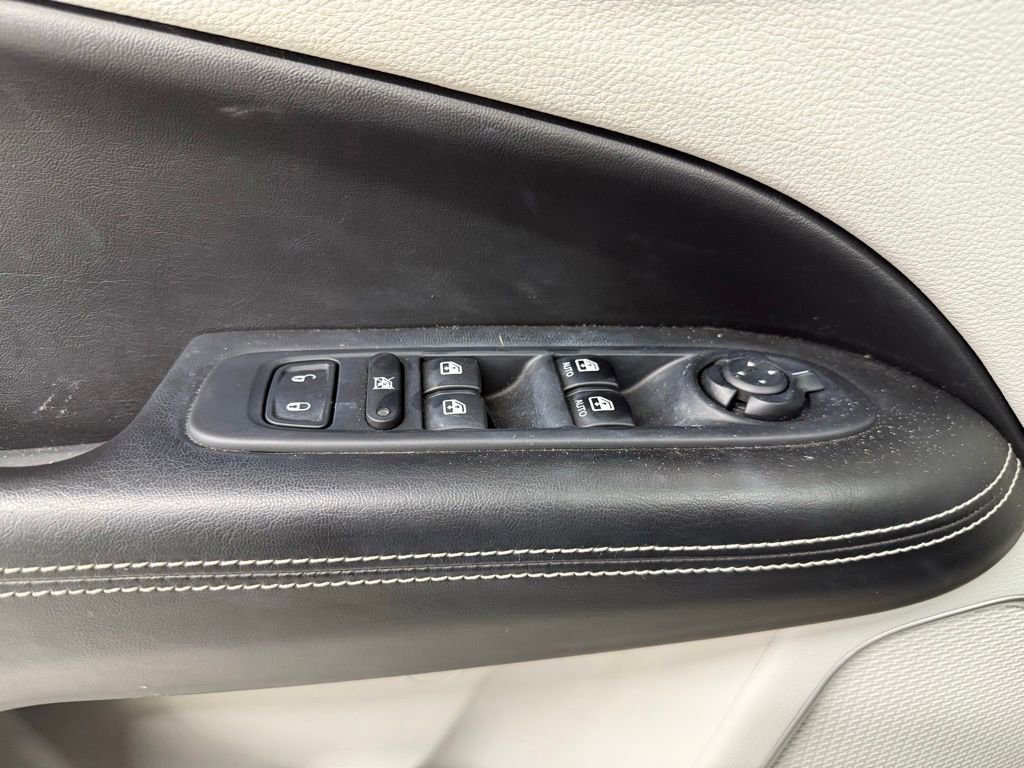 Used 2018 Jeep Compass Latitude w/ Popular Equipment Group FWD image 22