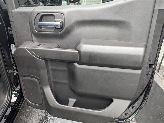 Used 2023 Chevrolet Silverado 1500 Custom w/ LPO, Dark Essentials Package AWD/4WD image 17
