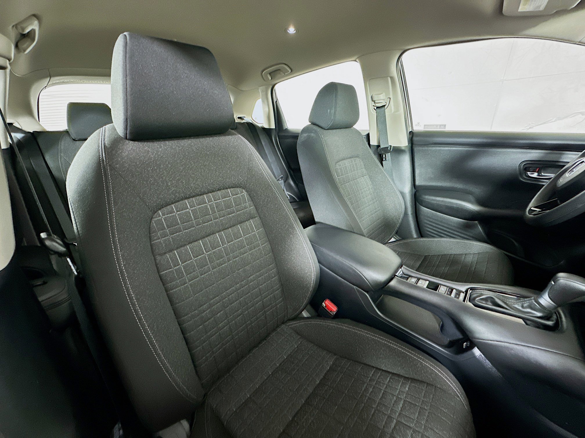 Used 2023 Honda HR-V LX image 26