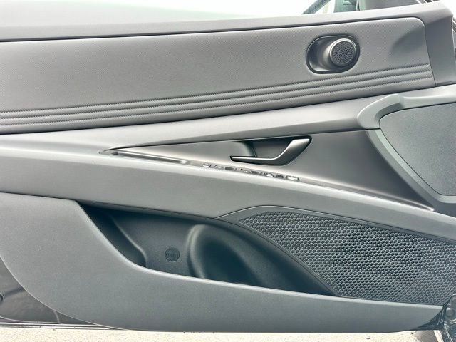New 2025 Hyundai Elantra SEL image 8