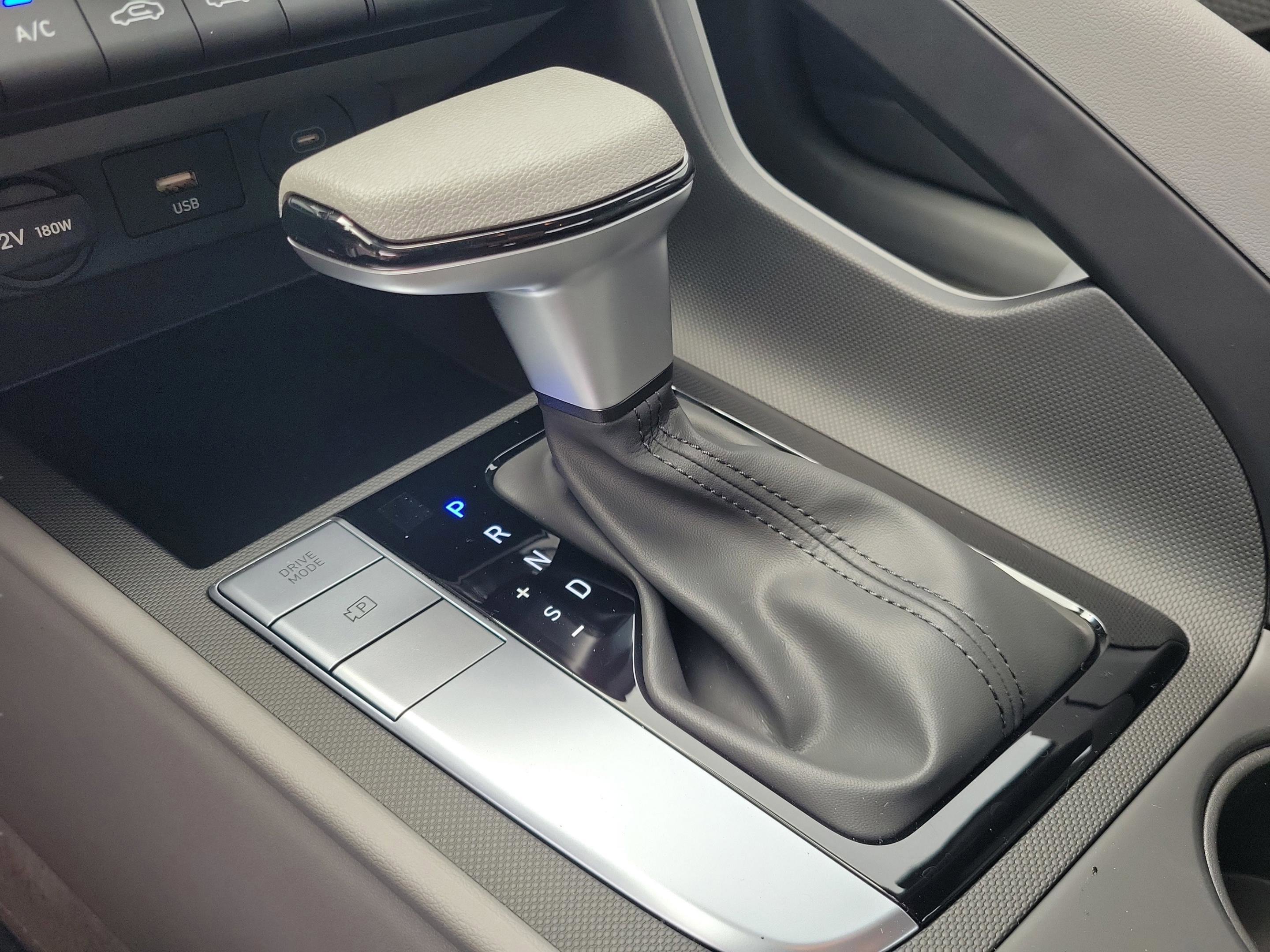 New 2026 Hyundai Elantra SE FWD image 29