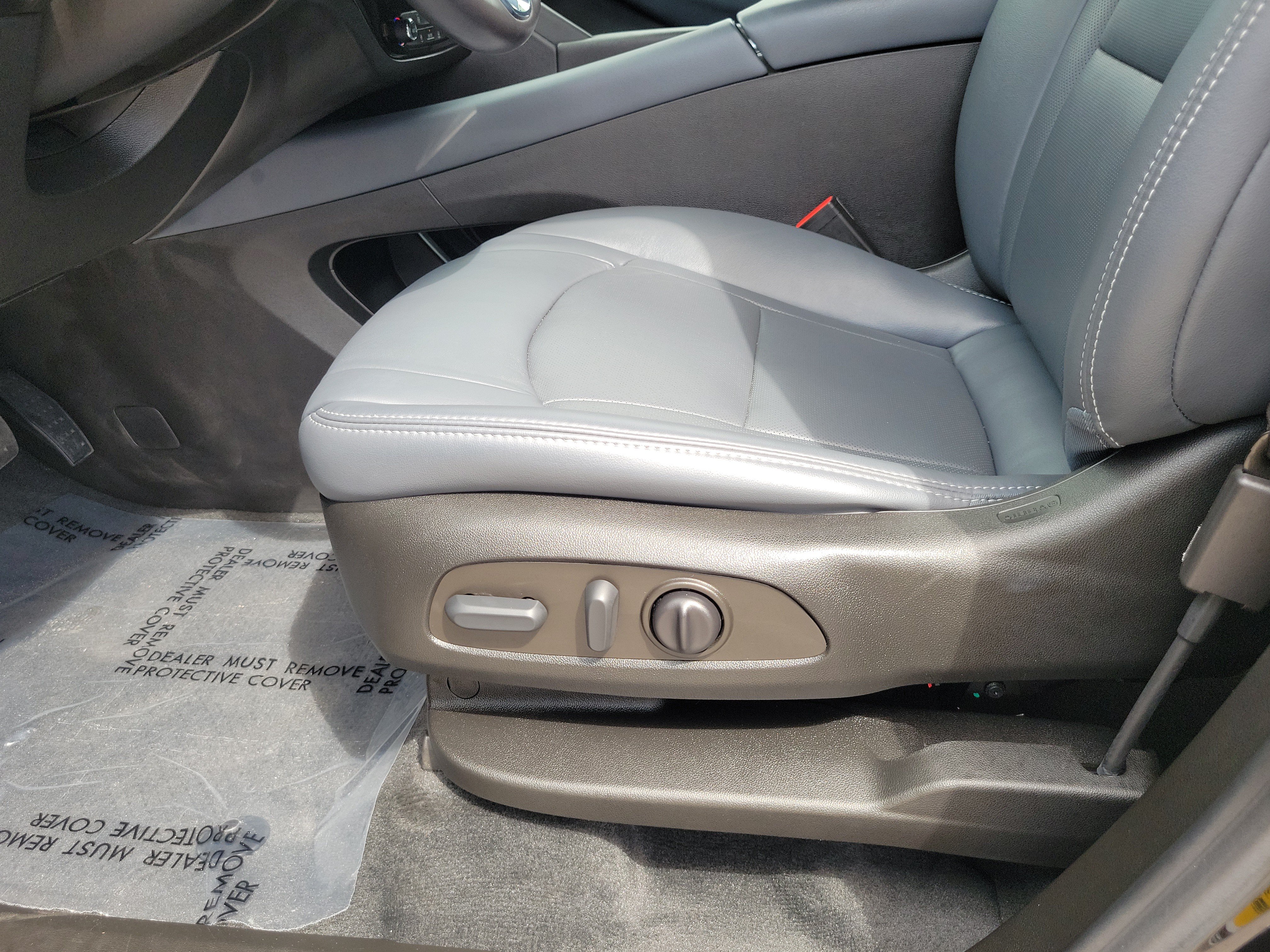 Used 2022 Buick Enclave Essence FWD image 12