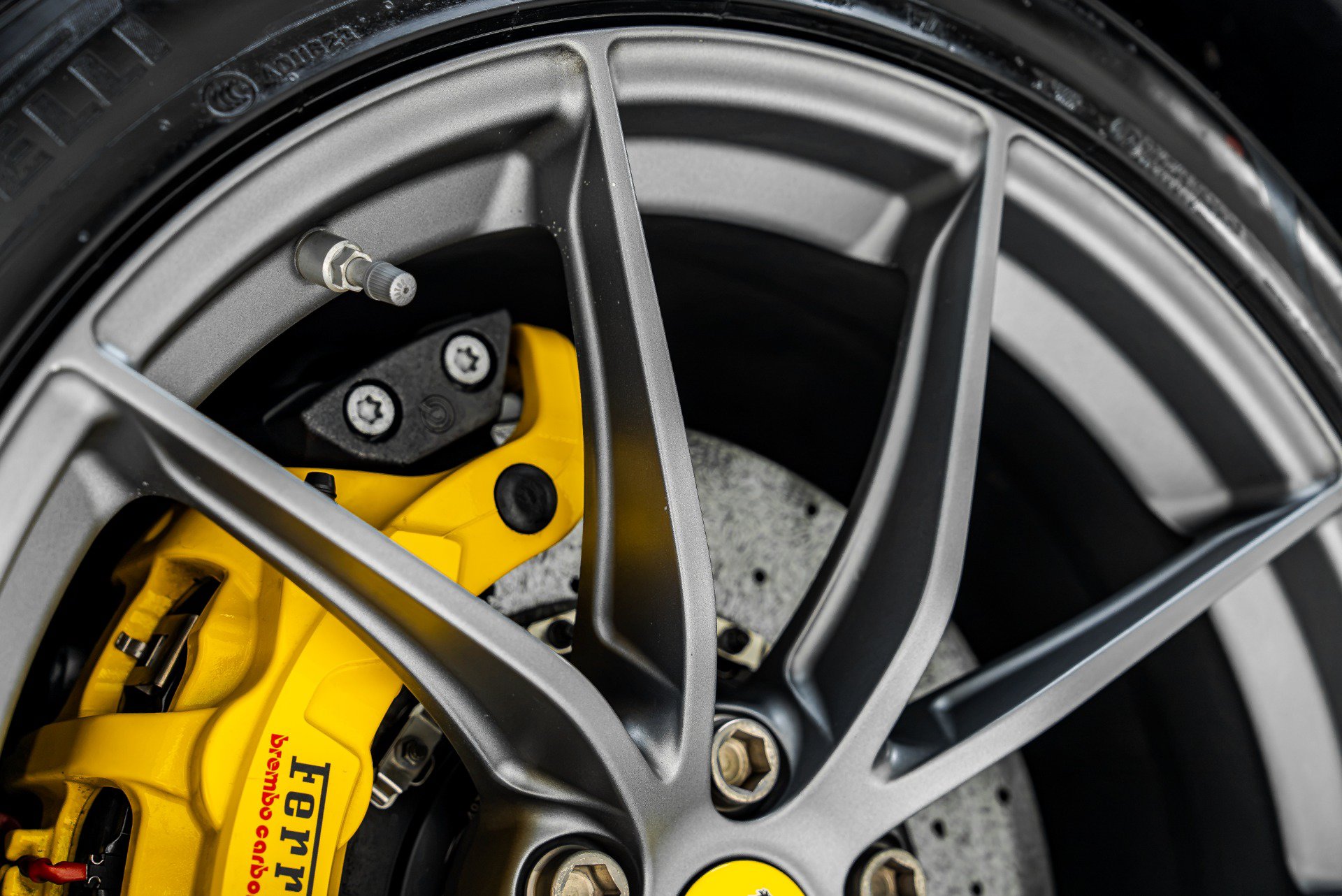 Used 2019 Ferrari 812 Superfast RWD image 32