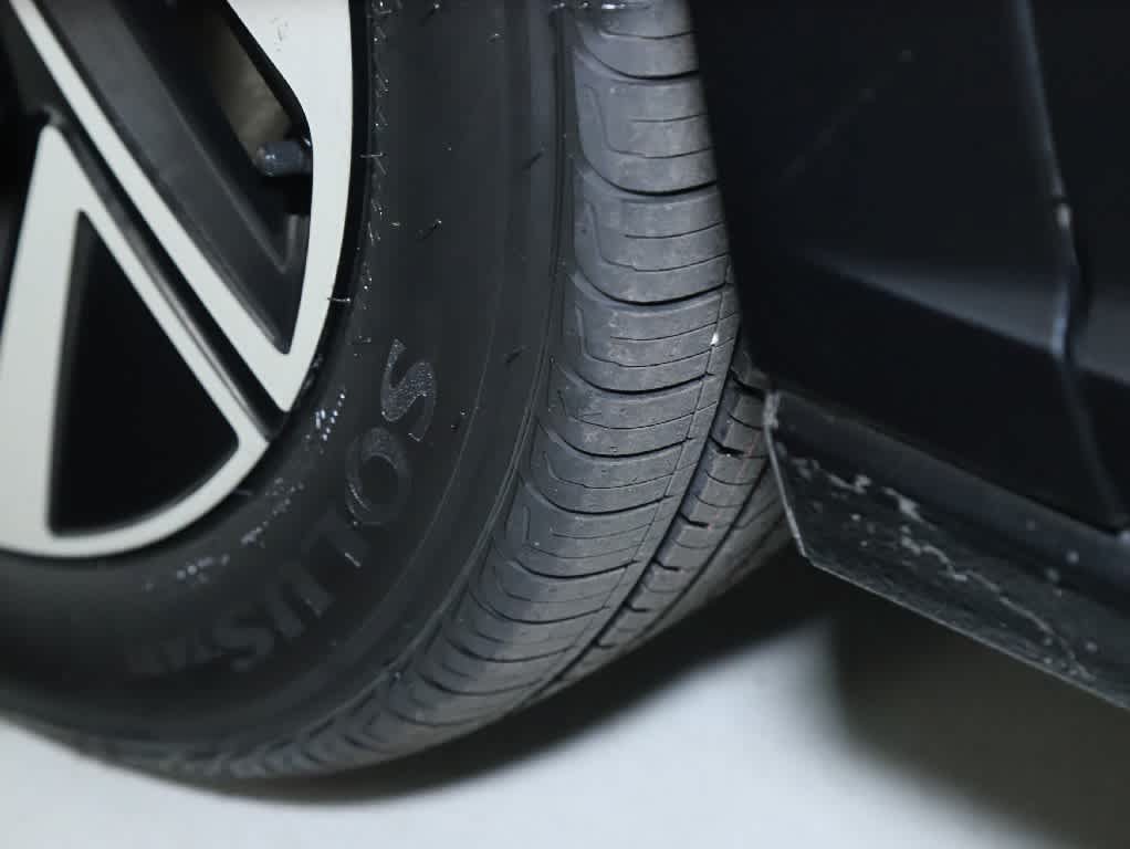 Certified 2024 Volkswagen Jetta SEL FWD image 36