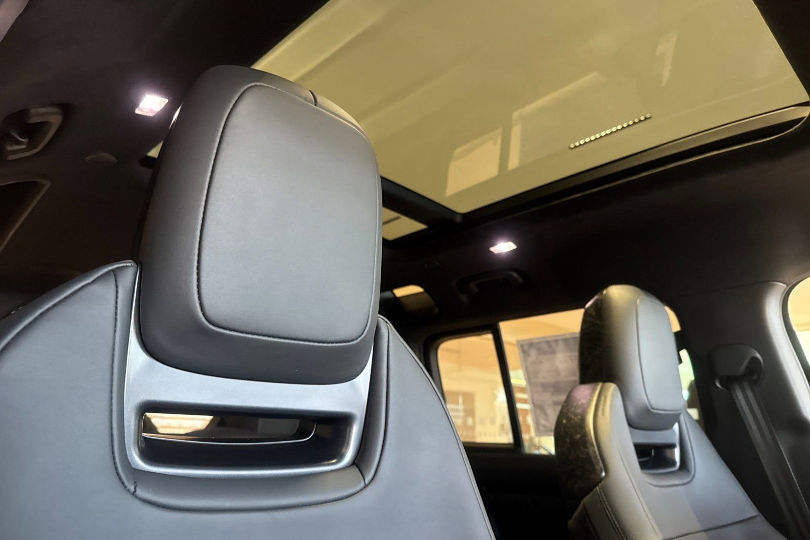 New 2026 Land Rover Defender 110 OCTA image 16