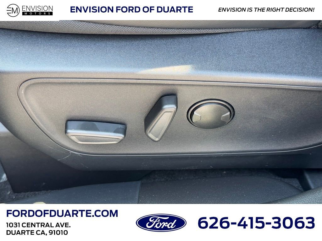 New 2025 Ford Escape SE image 21