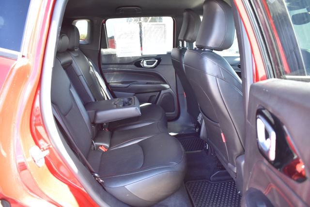 Used 2025 Jeep Compass Trailhawk AWD/4WD image 36