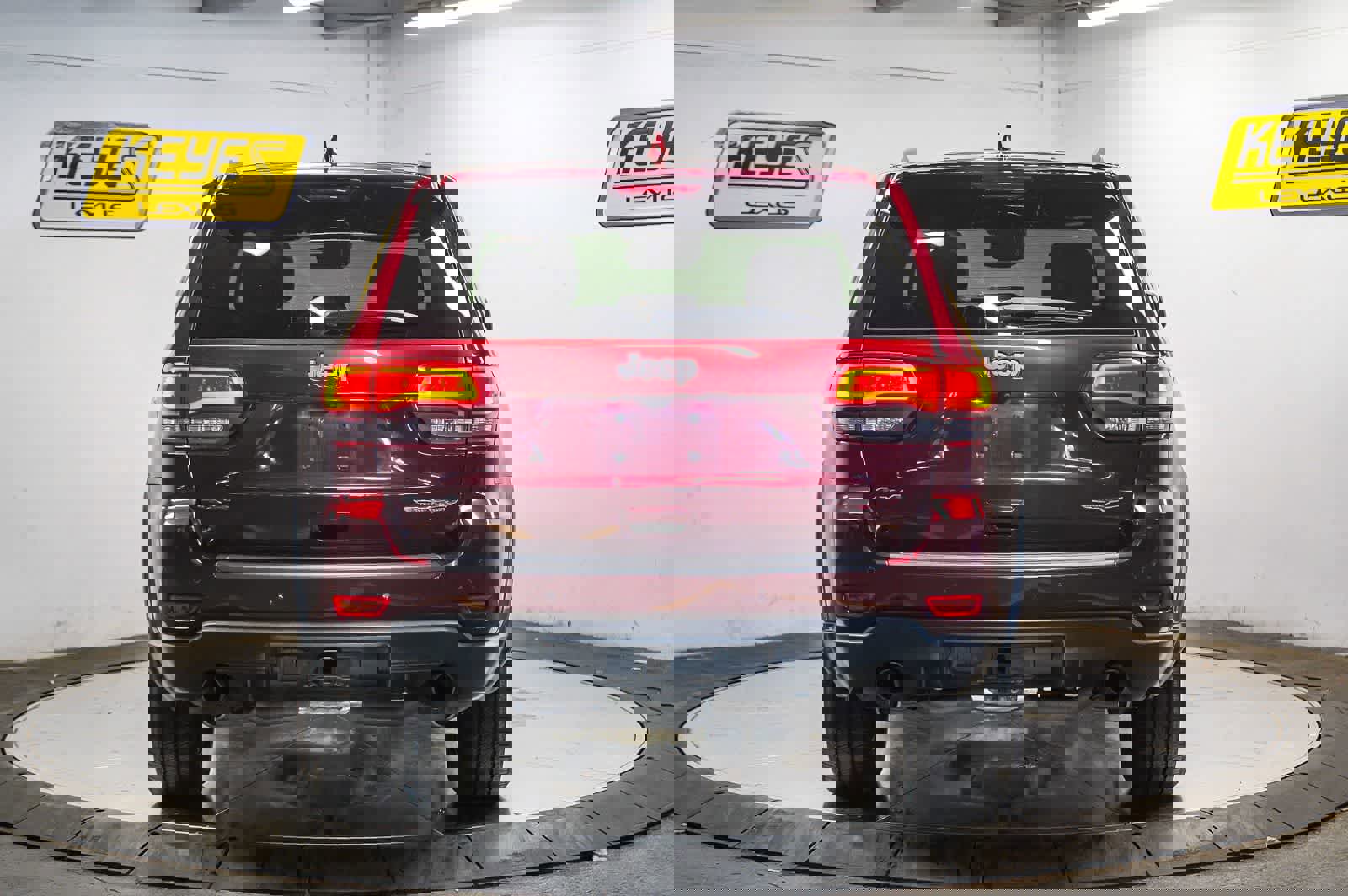 Used 2019 Jeep Grand Cherokee Trailhawk w/ Trailhawk Luxury Group image 3