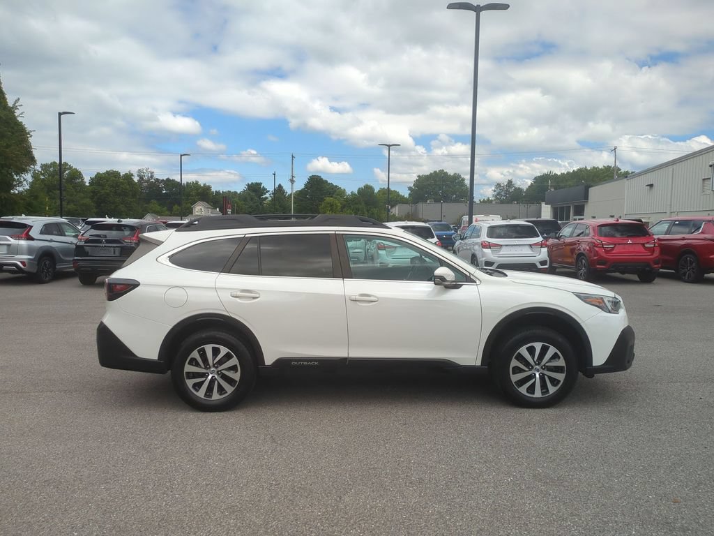 Used 2022 Subaru Outback Premium AWD/4WD image 4