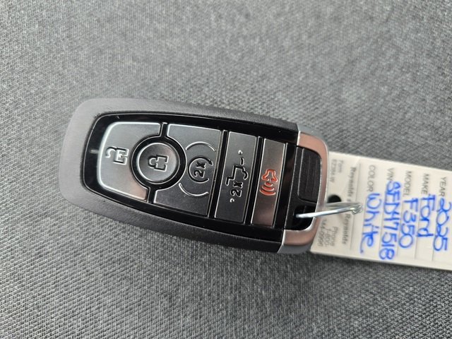 New 2025 Ford F350 XLT w/ Black Appearance Package image 30