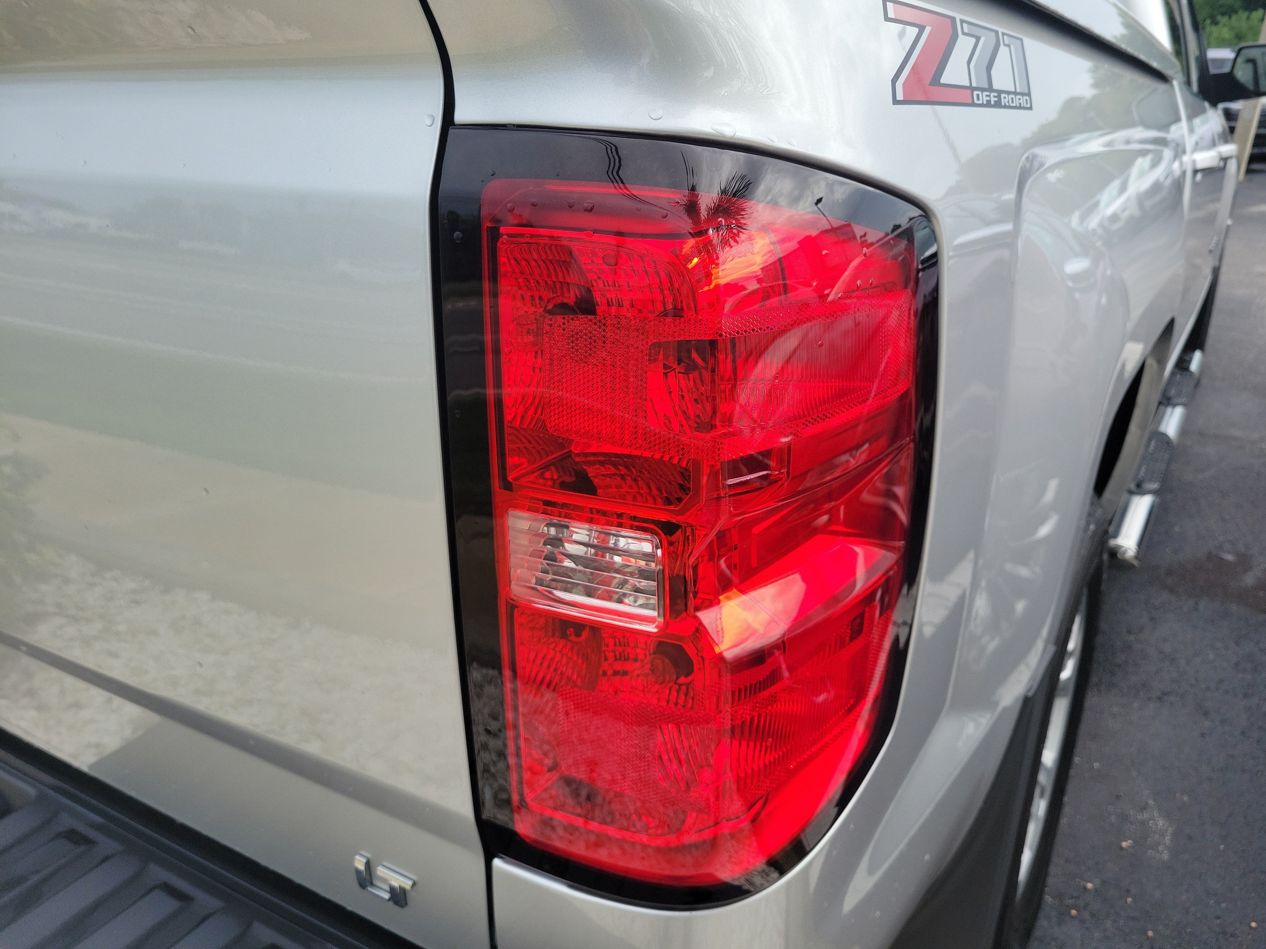 Used 2018 Chevrolet Silverado 1500 LT w/ All Star Edition AWD/4WD image 10