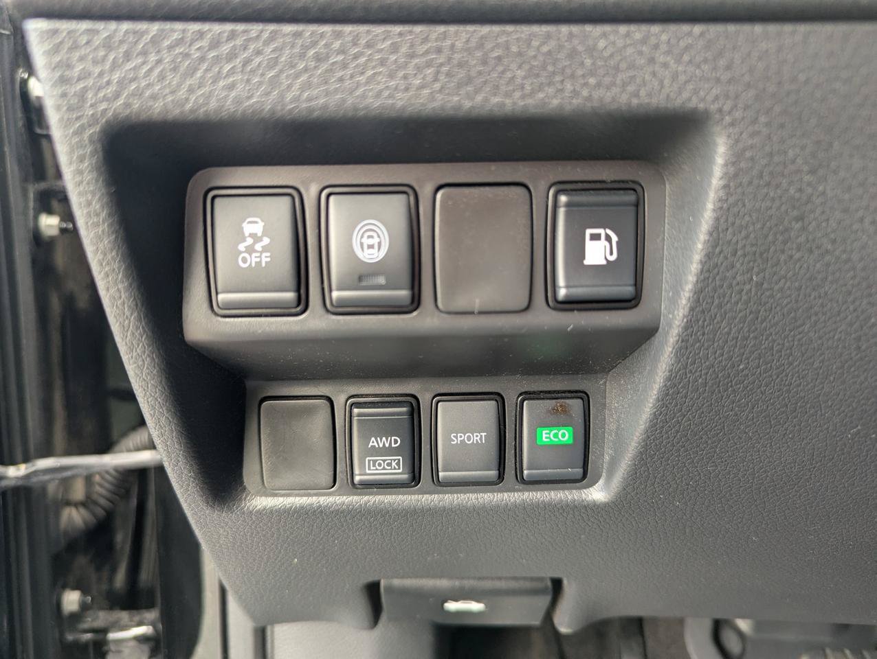Used 2019 Nissan Rogue S w/ Special Edition Package AWD/4WD image 17