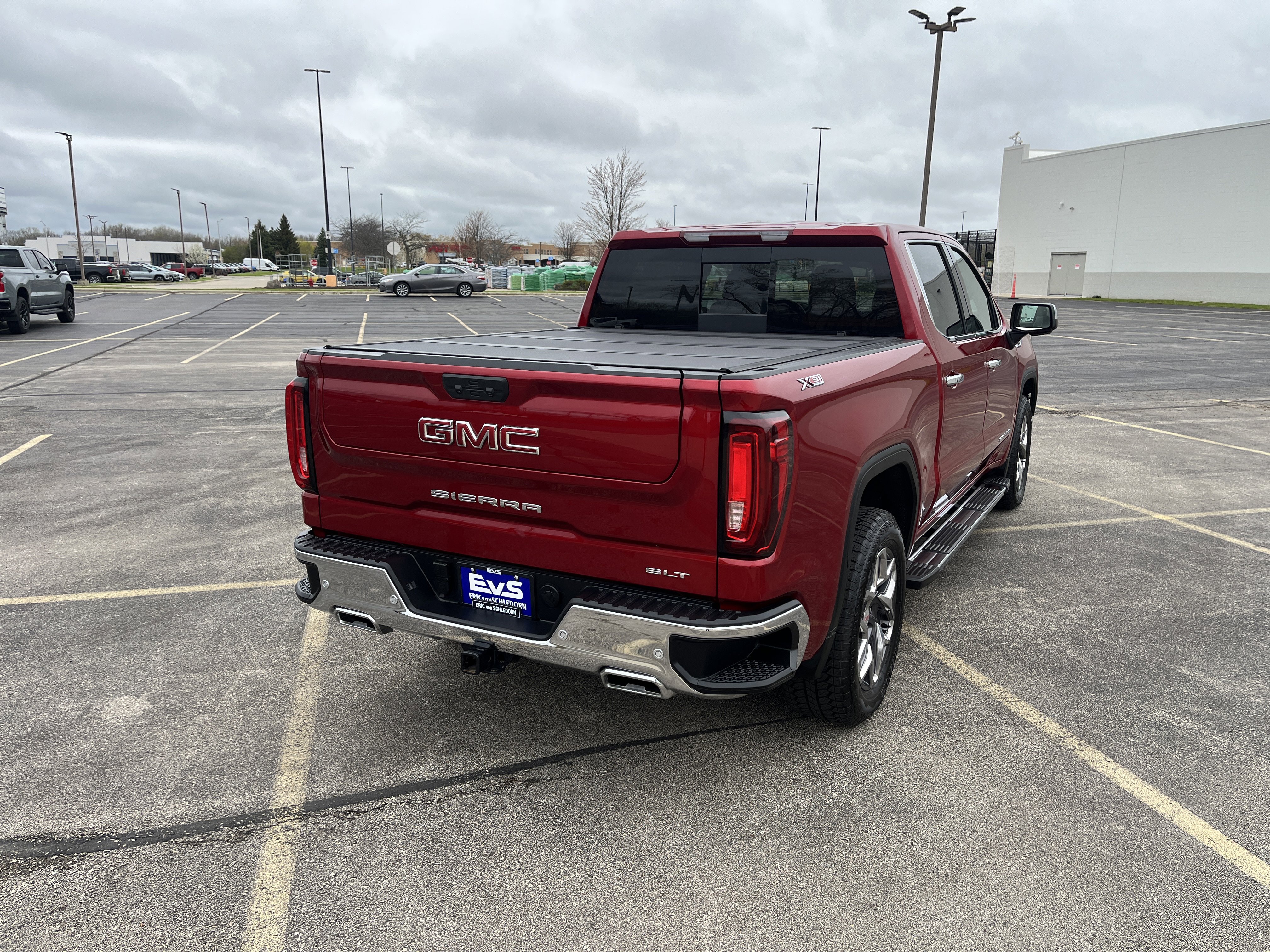 Used 2025 GMC Sierra 1500 SLT w/ SLT Premium Plus Package AWD/4WD image 8