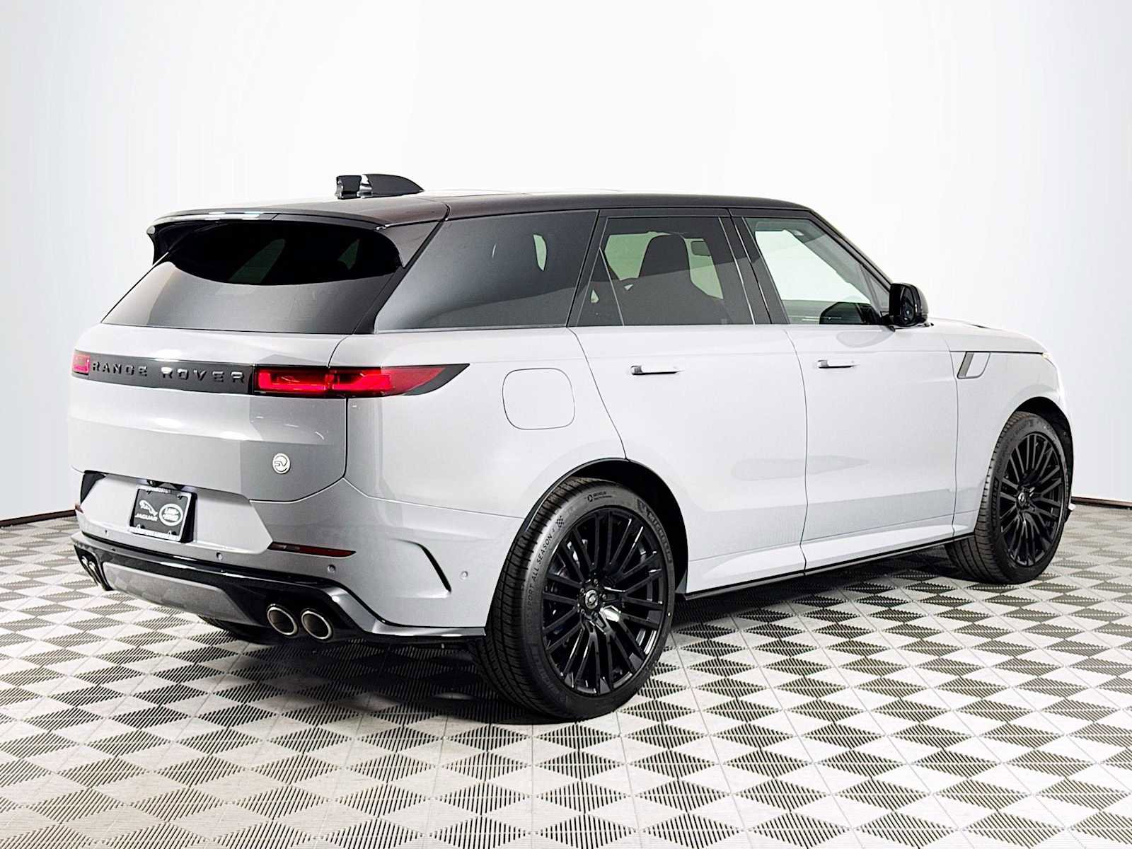 New 2025 Land Rover Range Rover Sport SV Edition Two image 4
