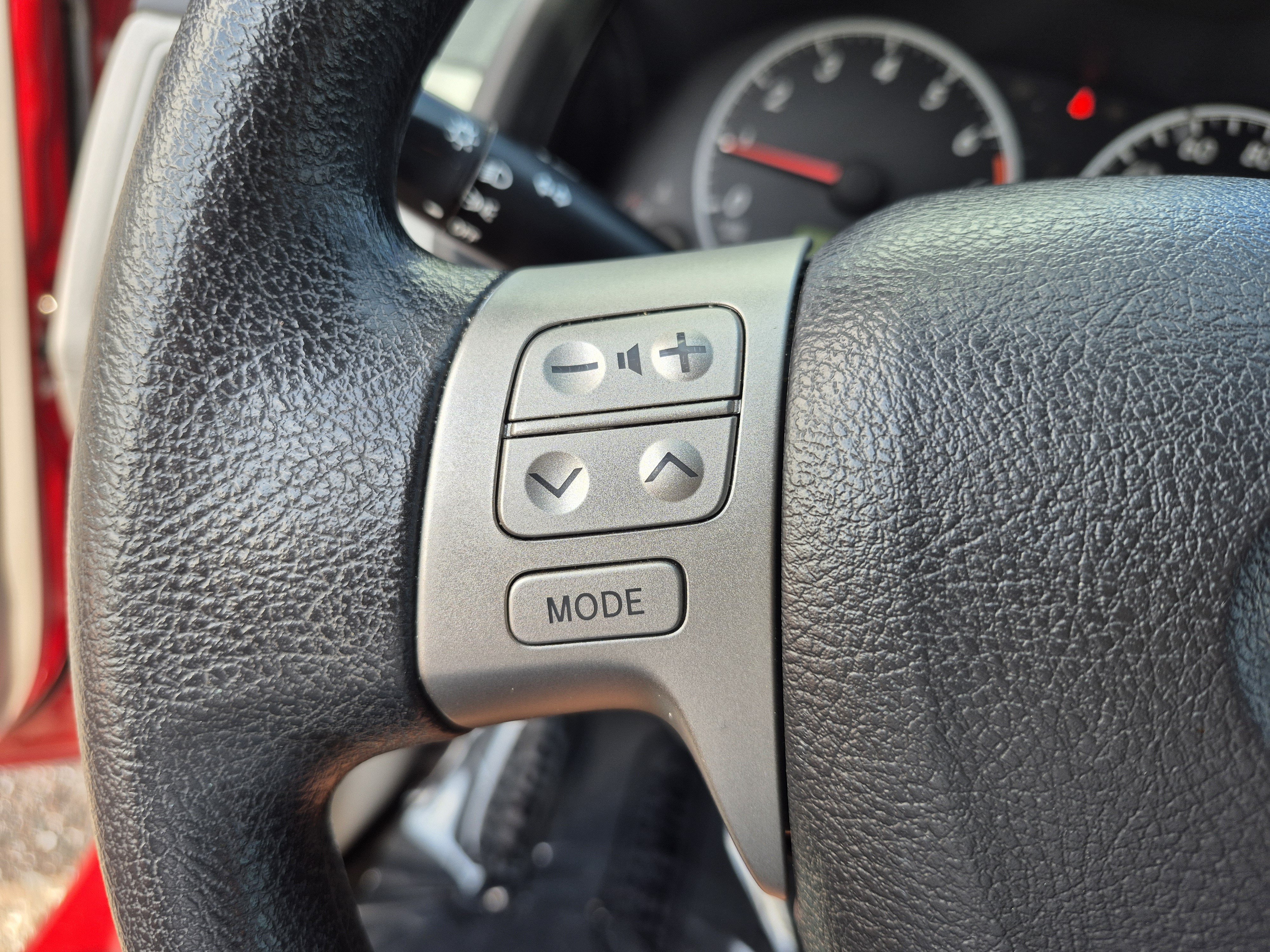 Used 2013 Toyota Corolla LE FWD image 29