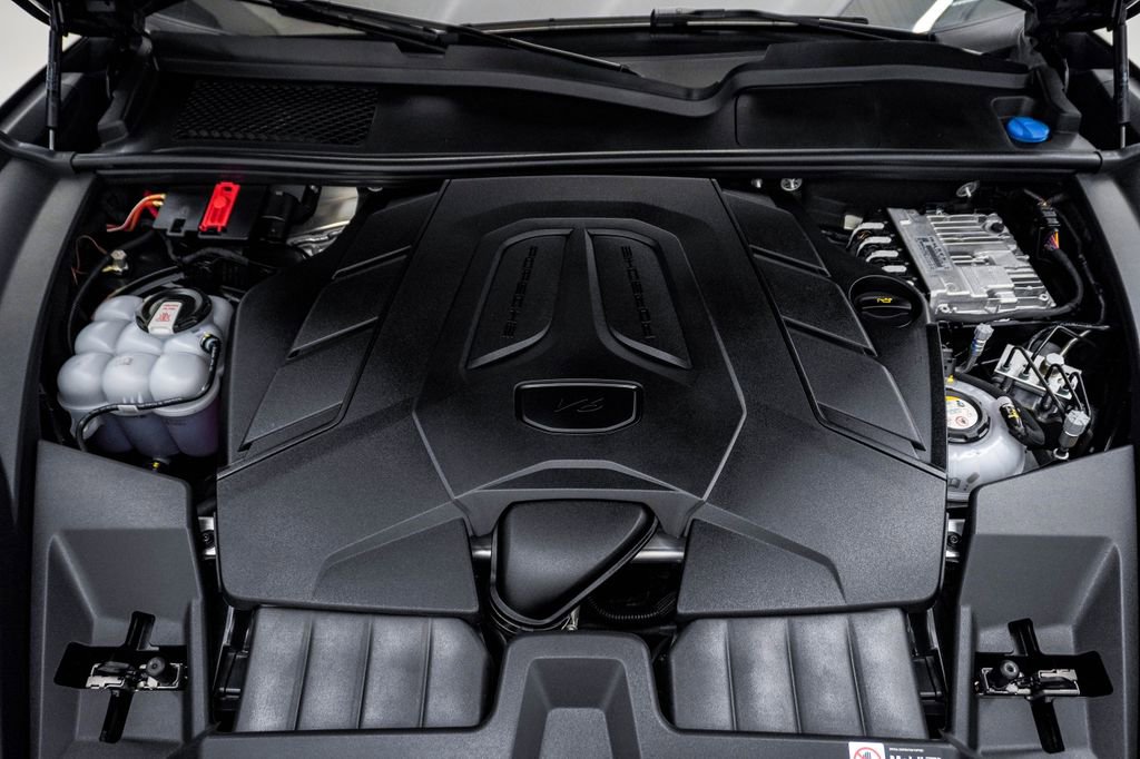 Certified 2025 Porsche Cayenne E-Hybrid image 25