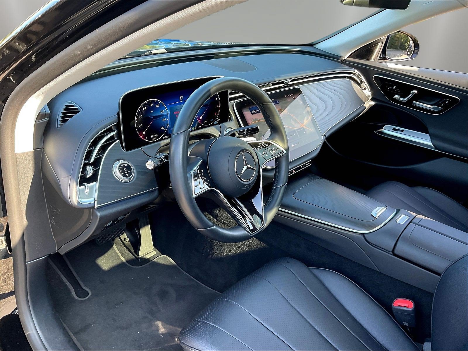Certified 2024 Mercedes-Benz E 350 4MATIC Sedan image 18