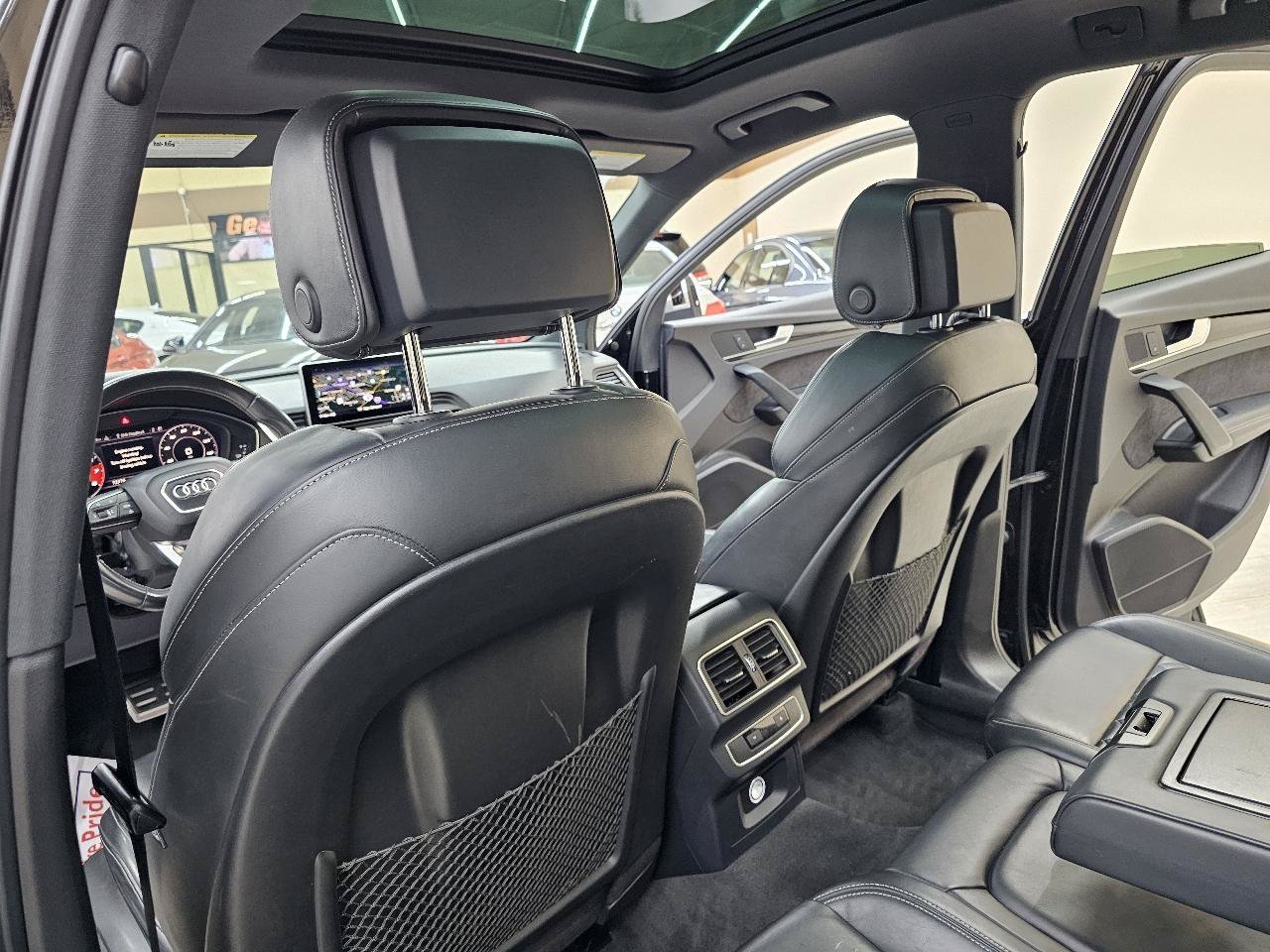Used 2018 Audi SQ5 Premium Plus w/ S Sport Package AWD/4WD image 26