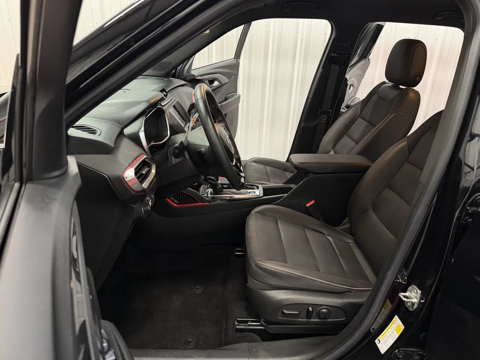 Used 2022 Chevrolet TrailBlazer RS FWD image 36