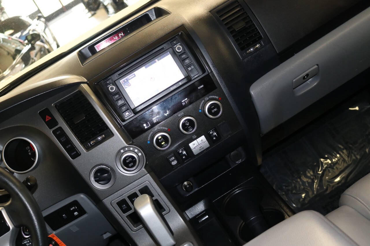 Used 2017 Toyota Sequoia Limited w/ Safety & Convenience Package AWD/4WD image 24