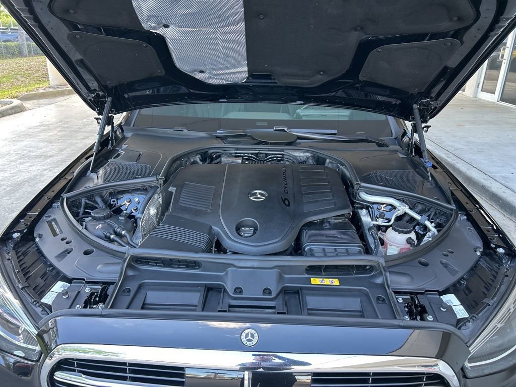 Used 2023 Mercedes-Benz S 500 4MATIC w/ AMG Line image 11