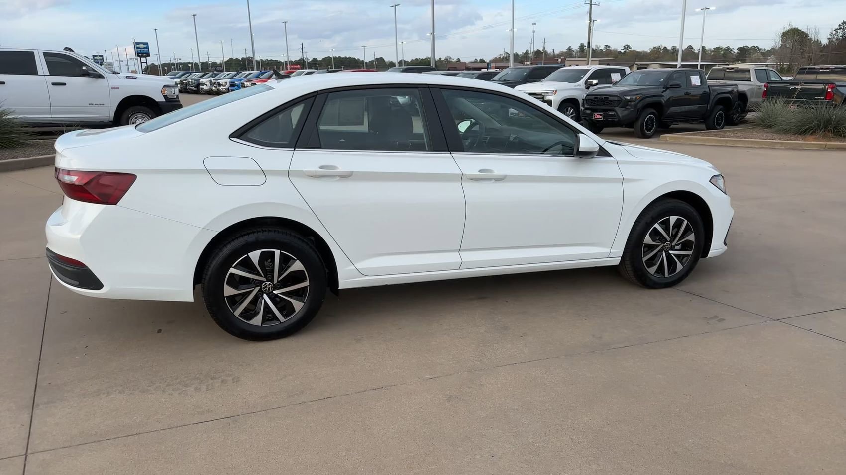 Used 2025 Volkswagen Jetta S FWD image 9