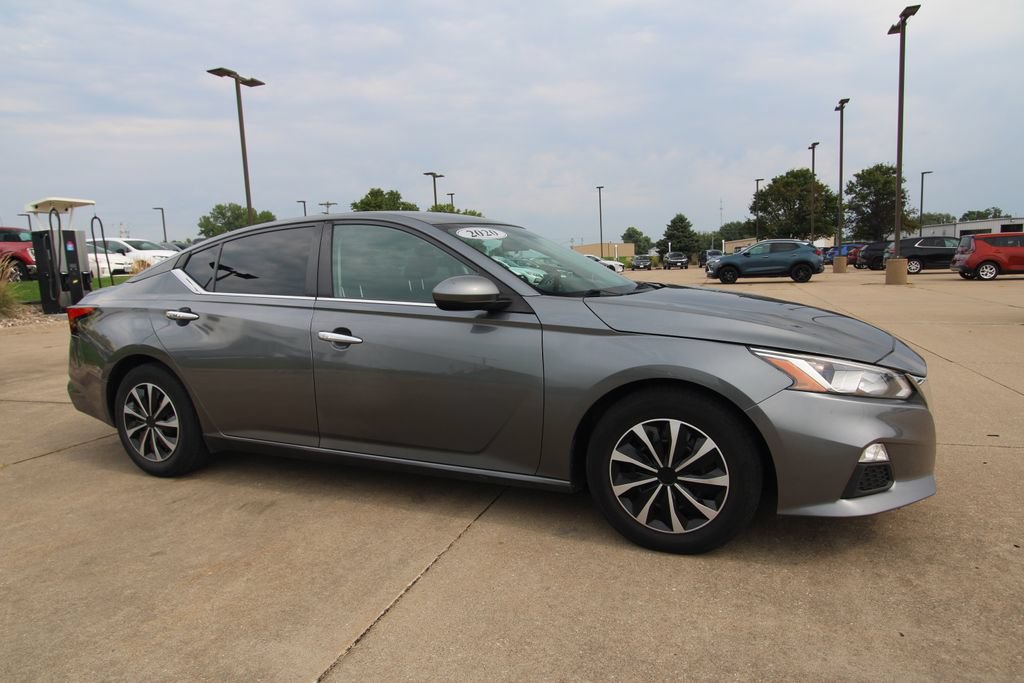 Used 2020 Nissan Altima 2.5 S FWD image 3