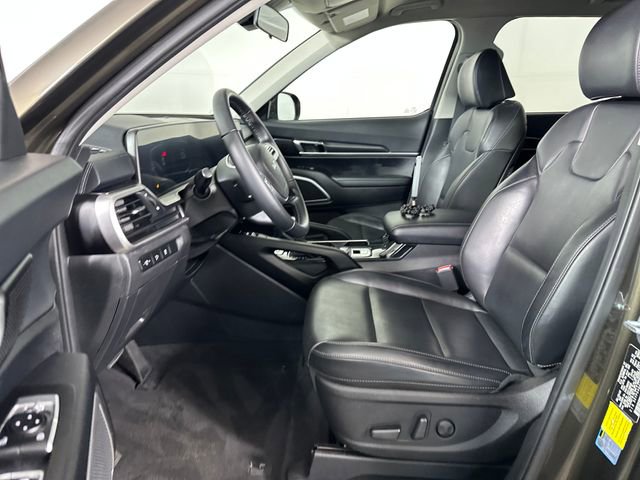 Used 2024 Kia Telluride S image 11
