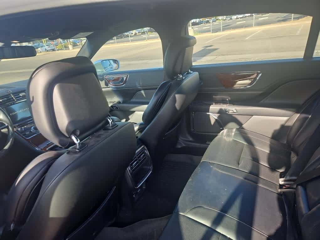 Used 2017 Lincoln Continental Select FWD image 9